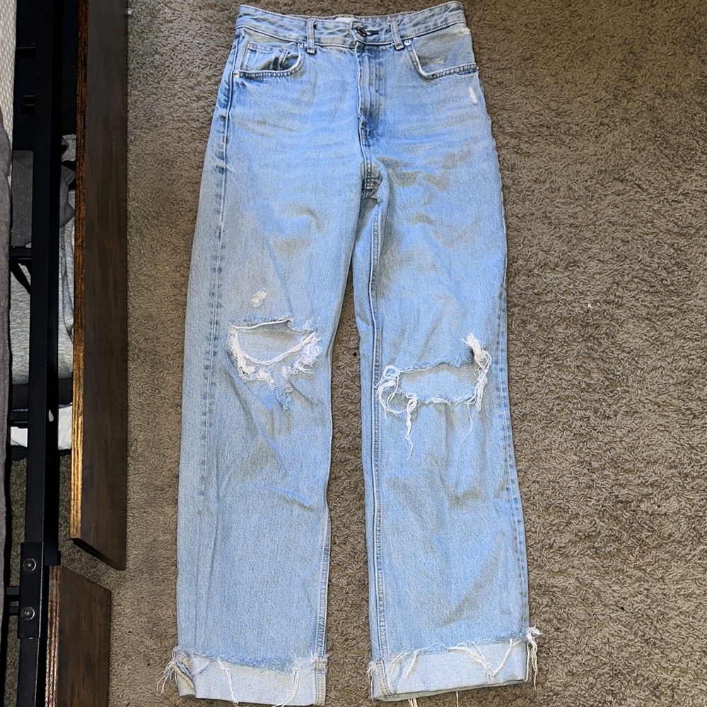 Women’s Zara jeans distressed size 4